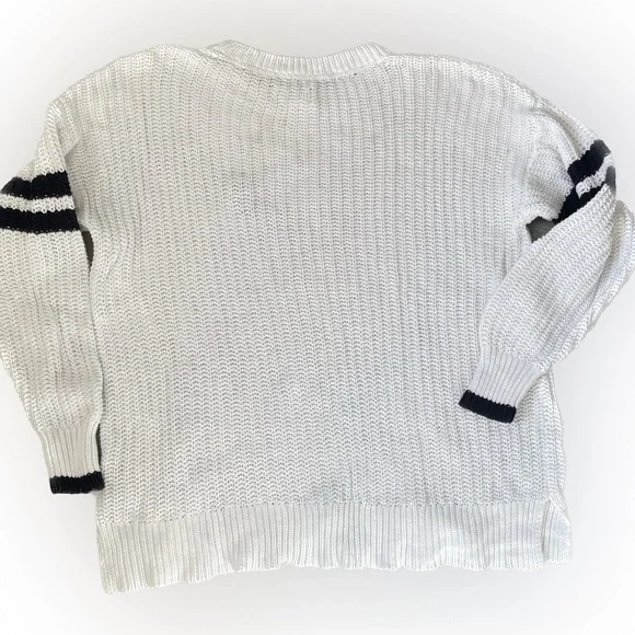 VS PINK Sweater - Picture 2 of 3